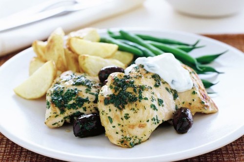 Lemon and olive chicken with potatoes