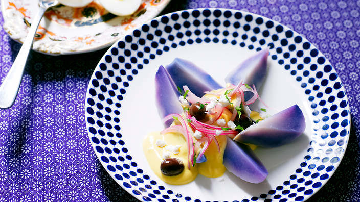 Potato salad with spicy cheese sauce