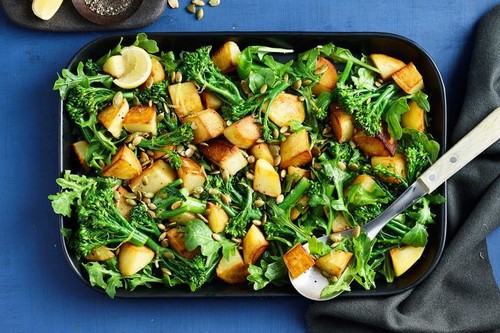 Crispy potatoes with broccolini and lemon