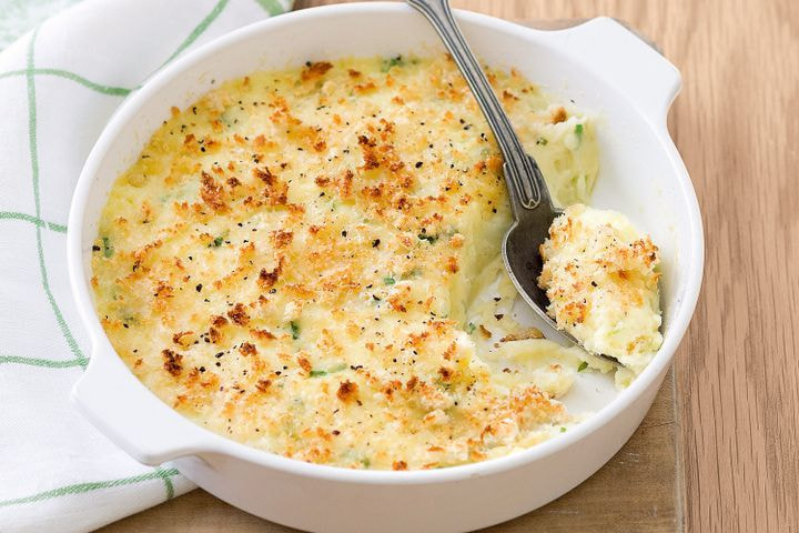 Cheesy mashed potato bake