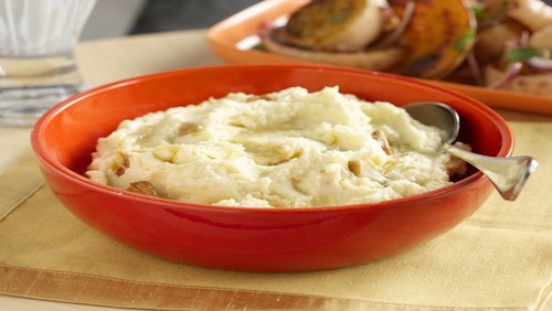 The definitive mashed potato with roasted Garlic