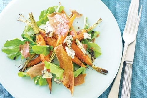 Caramelised carrot and rocket salad