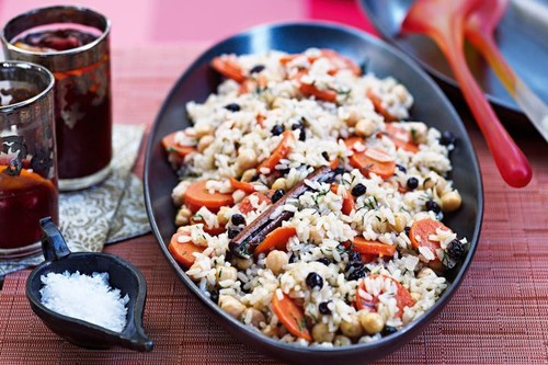Carrot and chickpea pilaf
