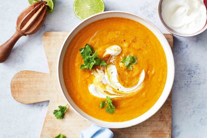 Carrot and parsnip mulligatawny soup