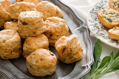 Caramelised onion and thyme scones