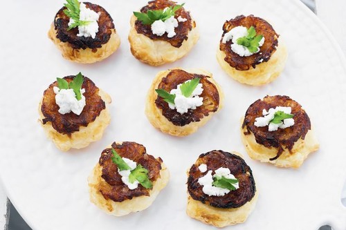 Caramelised onion tarte Tatin
