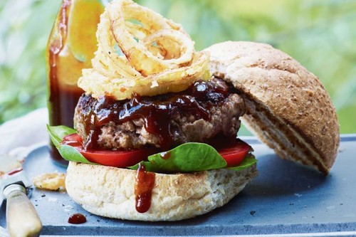 Barbecue burger with crispy onion rings