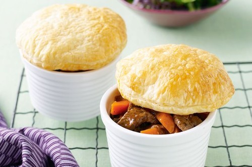 Caramelised onion and beef pies