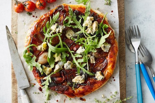 Sticky bacon, thyme and onion tarte tatin