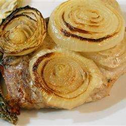 Baked pork chops with onion