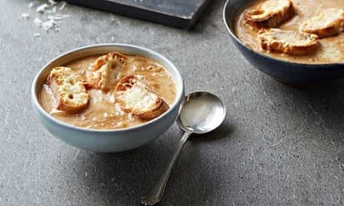 Soupe a l’oignon Lyonnaise